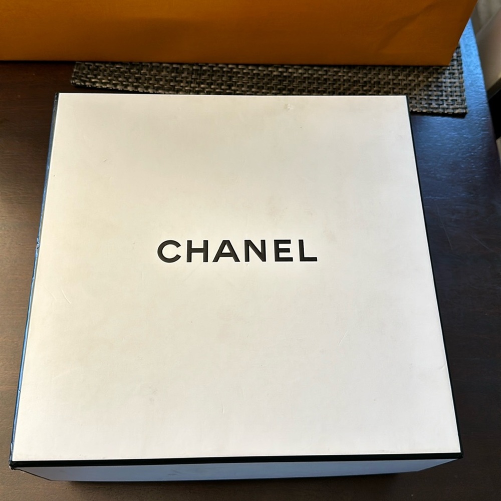 Chanel box